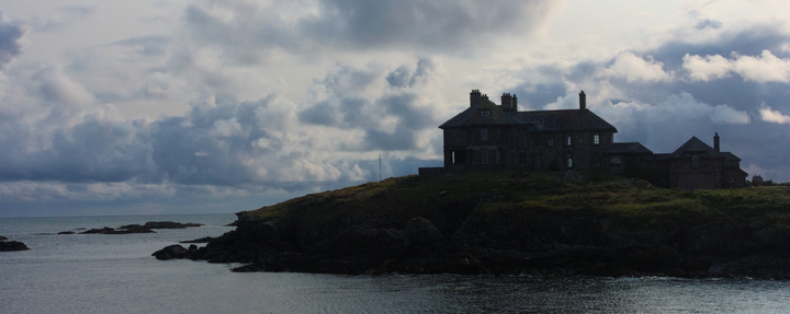 Digital image of a manor on the sea-side